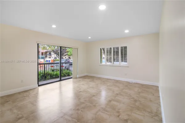 $2,100 | 7915 Southwest 86th Street, Unit 709, Miami, FL 33143