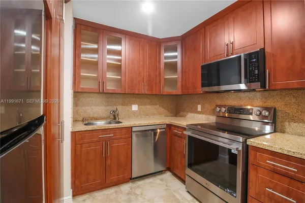 $2,100 | 7915 Southwest 86th Street, Unit 709, Miami, FL 33143