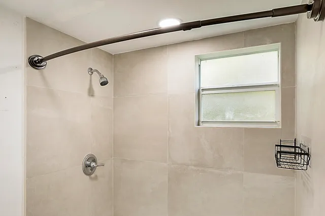 $2,800 | 1235 Mariposa Avenue, Unit 1, Coral Gables, FL 33146