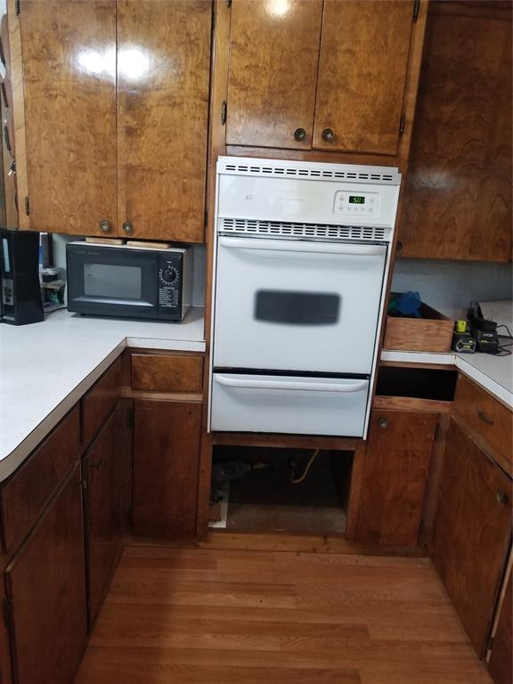 38 County Road 1180 Cooper, TX 75432 - Photo 5 of 25 a utility room with washer and dryer