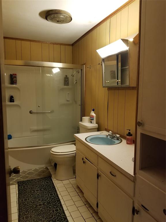 38 County Road 1180 Cooper, TX 75432 - Photo 7 of 25 a bathroom with a sink a toilet and shower