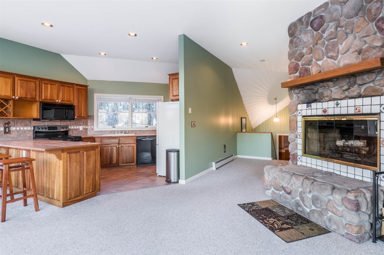 79 Rivers Edge Road Carroll, NH 03595 - Photo 3 of 40
