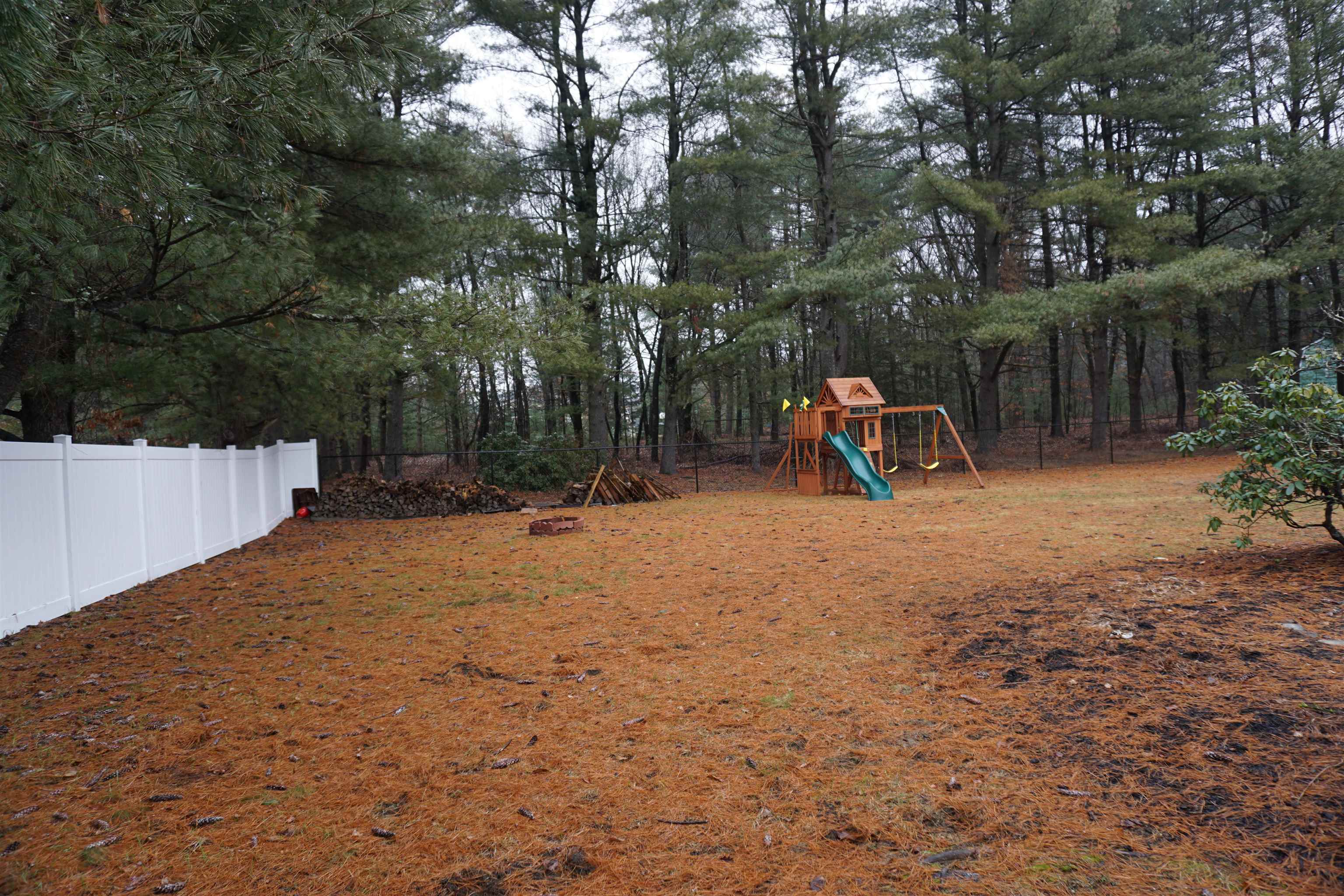 12 Hazen Road Bedford, NH 03110 - Photo 15 of 19