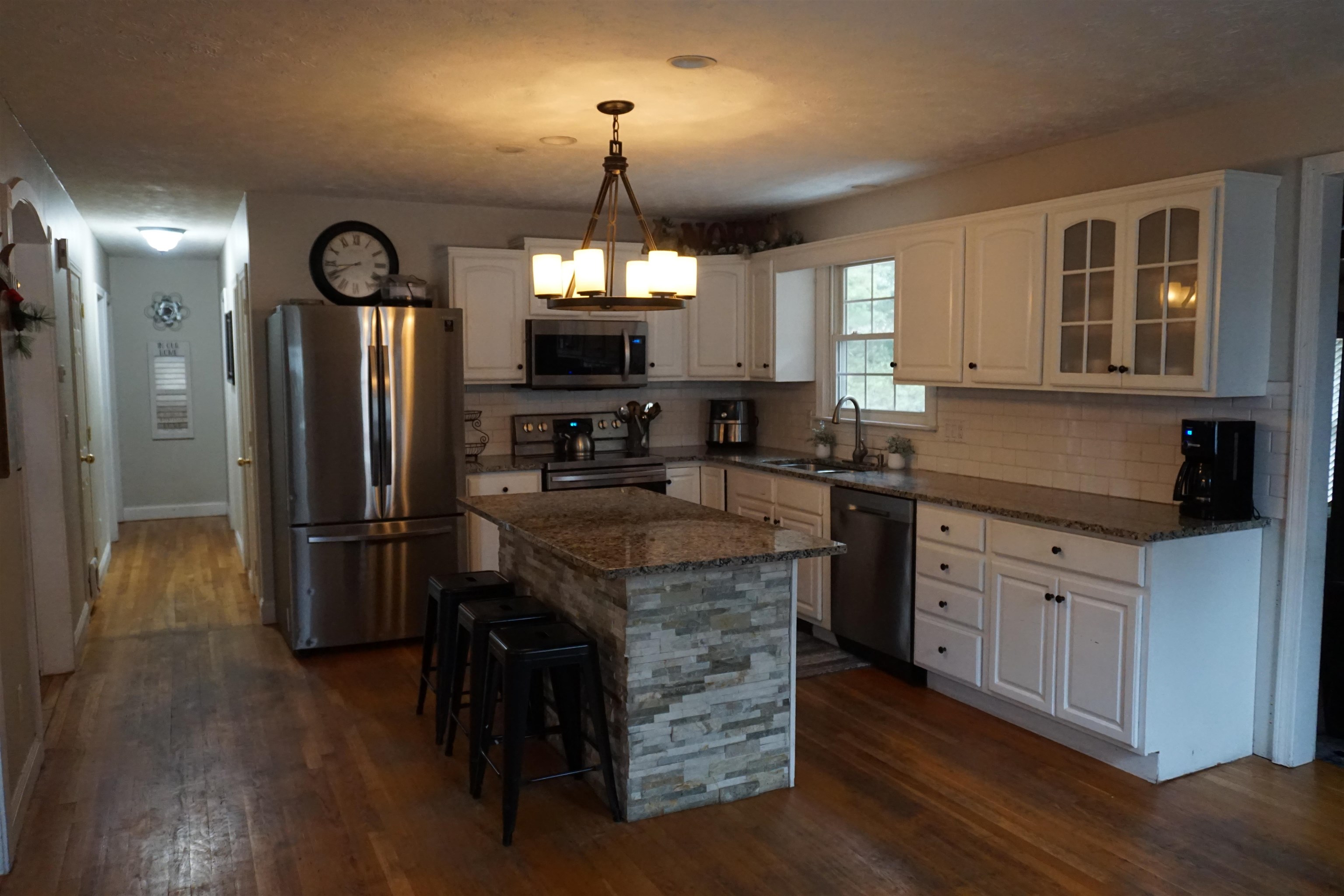 12 Hazen Road Bedford, NH 03110 - Photo 3 of 19