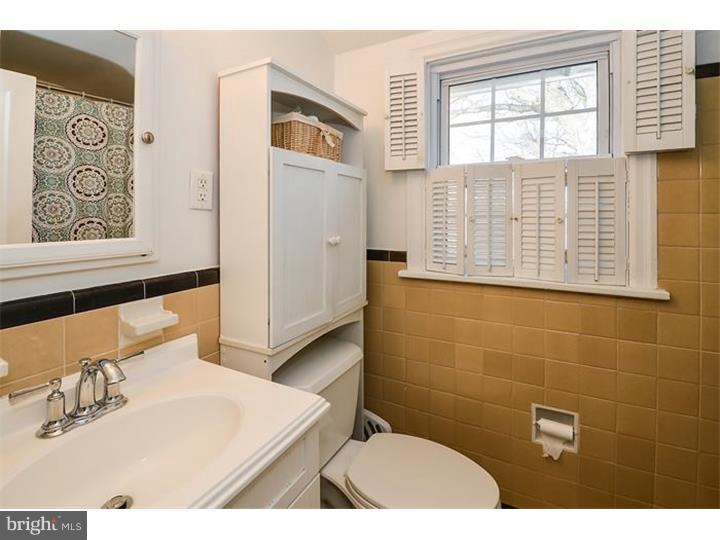 3013 Edmonds Road Lafayette Hill, PA 19444 - Photo 20 of 25 Bathroom
