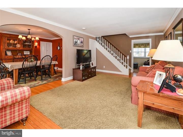 3013 Edmonds Road Lafayette Hill, PA 19444 - Photo 4 of 25 Living Room