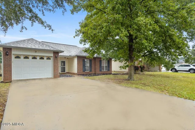 $247,000 | 319 Tyson Glen Drive, Warner Robins, GA 31088