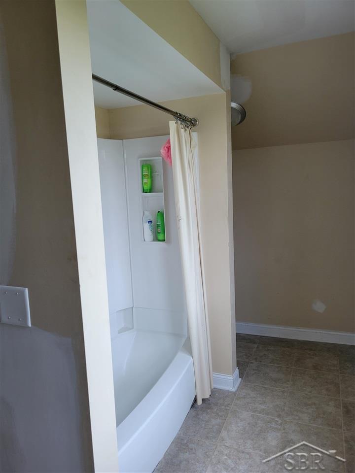 9047 East Burt Road Birch Run, MI 48415 - Photo 20 of 25 50044412-19.JPG