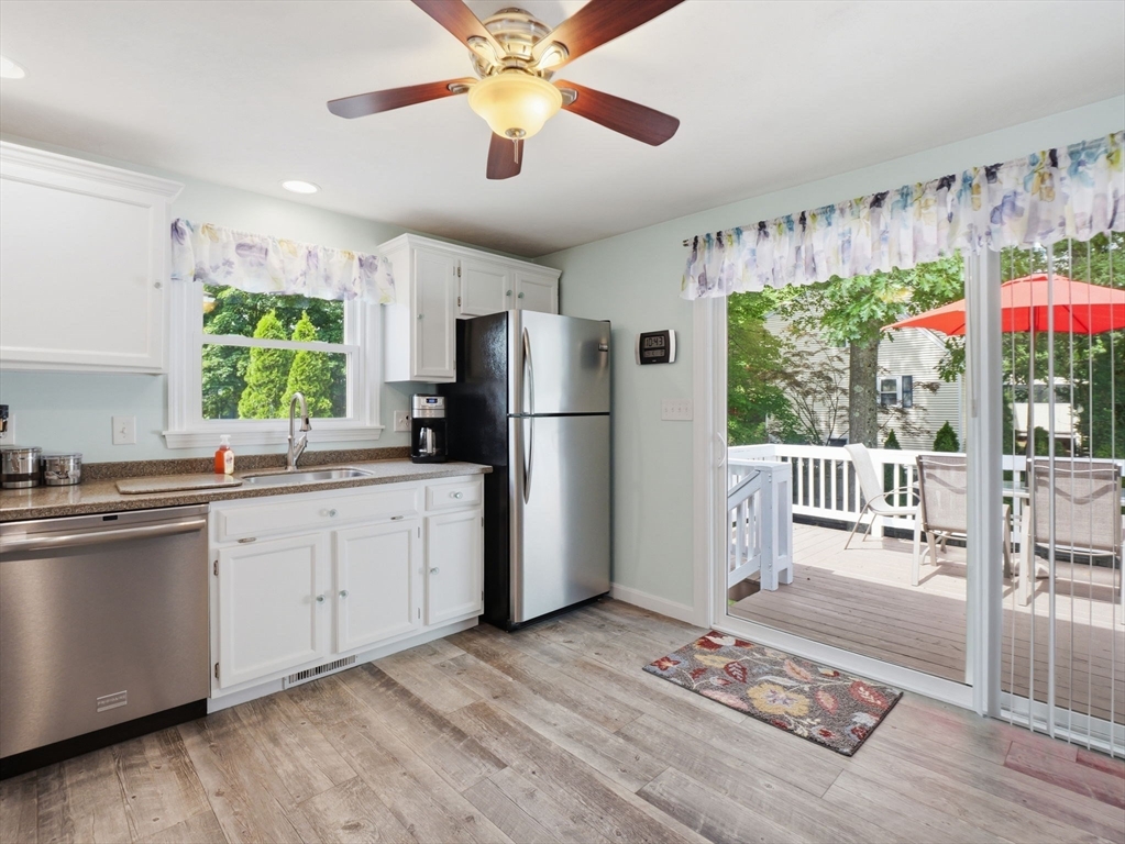 48 Oak Knoll Road Lowell, MA 01852 - Photo 12 of 41