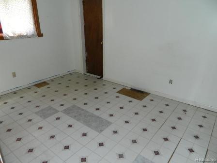 9738 Barkley Road Millington, MI 48746 - Photo 3 of 6 705689628 Bed.jpg