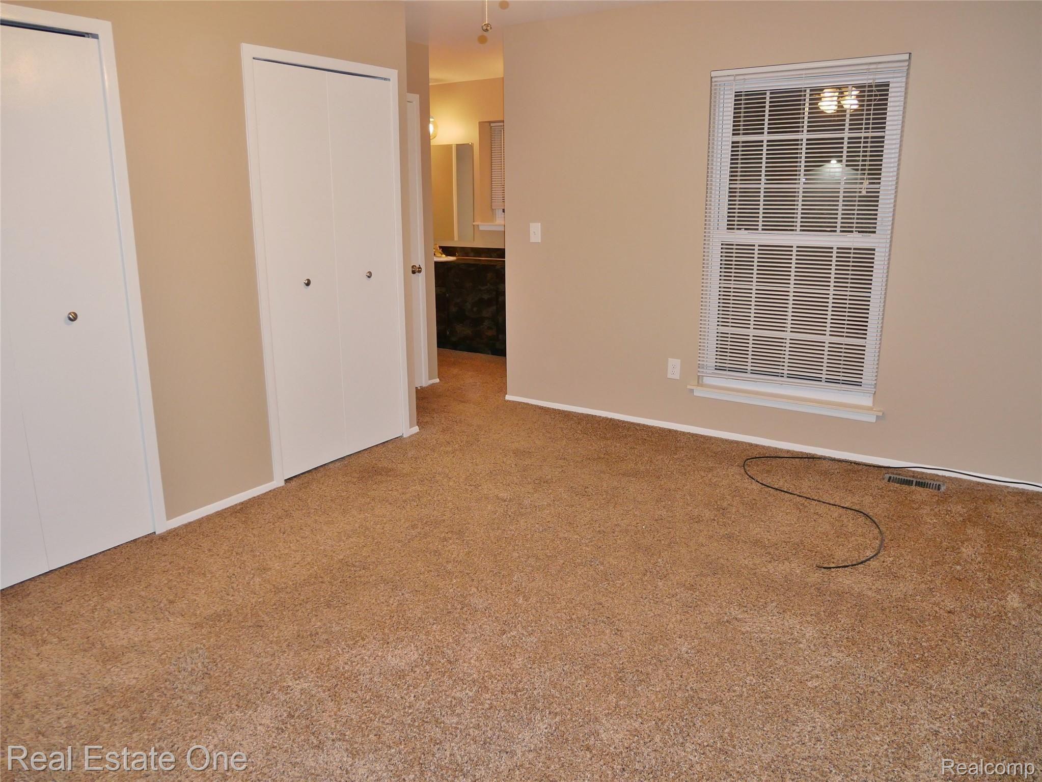 65 Manor Way Rochester, MI 48309 - Photo 11 of 26 master (2).JPG