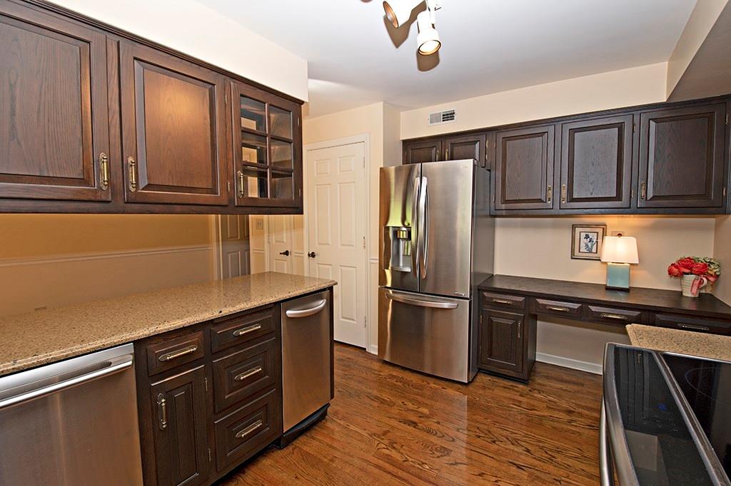 630 Foxhurst Road Pittsburgh, PA 15238 - Photo 11 of 25 Gallery Image 11