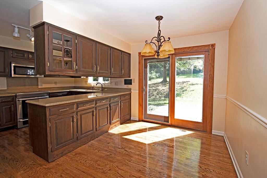 630 Foxhurst Road Pittsburgh, PA 15238 - Photo 12 of 25 Gallery Image 12