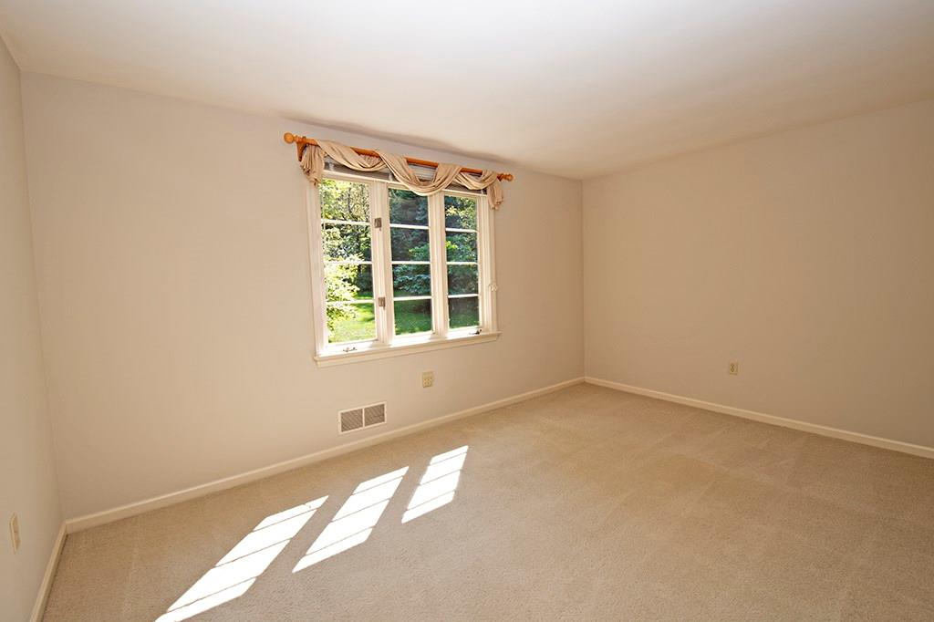630 Foxhurst Road Pittsburgh, PA 15238 - Photo 13 of 25 Gallery Image 13