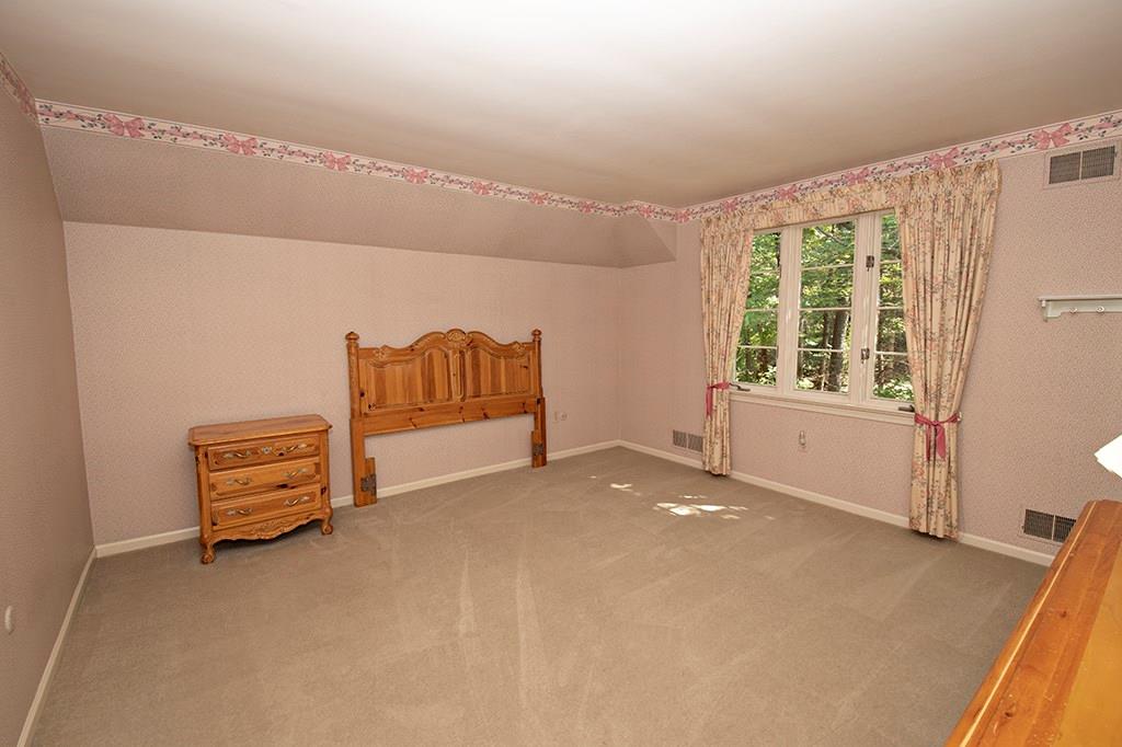 630 Foxhurst Road Pittsburgh, PA 15238 - Photo 14 of 25 Gallery Image 14