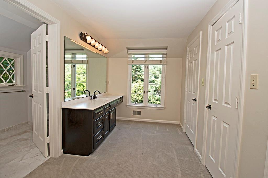 630 Foxhurst Road Pittsburgh, PA 15238 - Photo 17 of 25 Gallery Image 17
