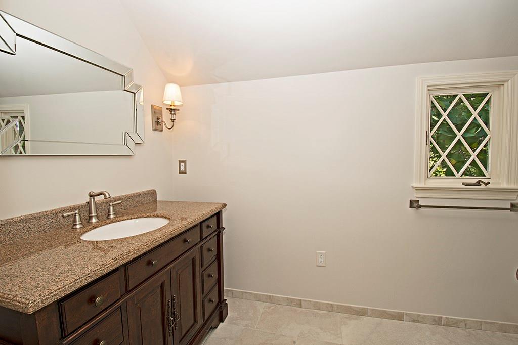 630 Foxhurst Road Pittsburgh, PA 15238 - Photo 18 of 25 Gallery Image 18