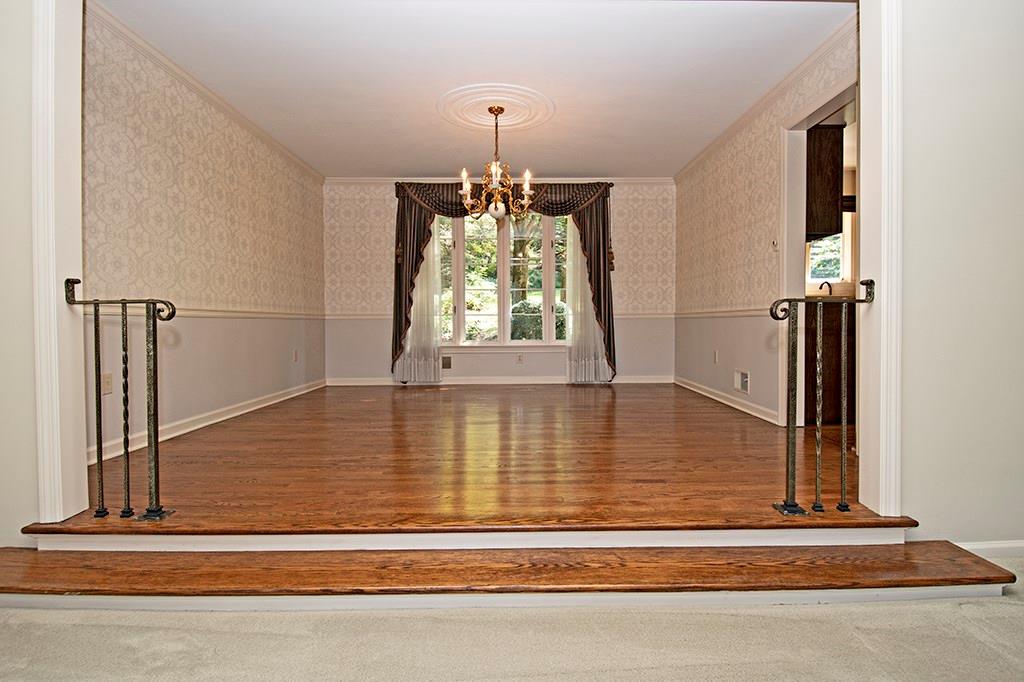 630 Foxhurst Road Pittsburgh, PA 15238 - Photo 4 of 25 Gallery Image 4