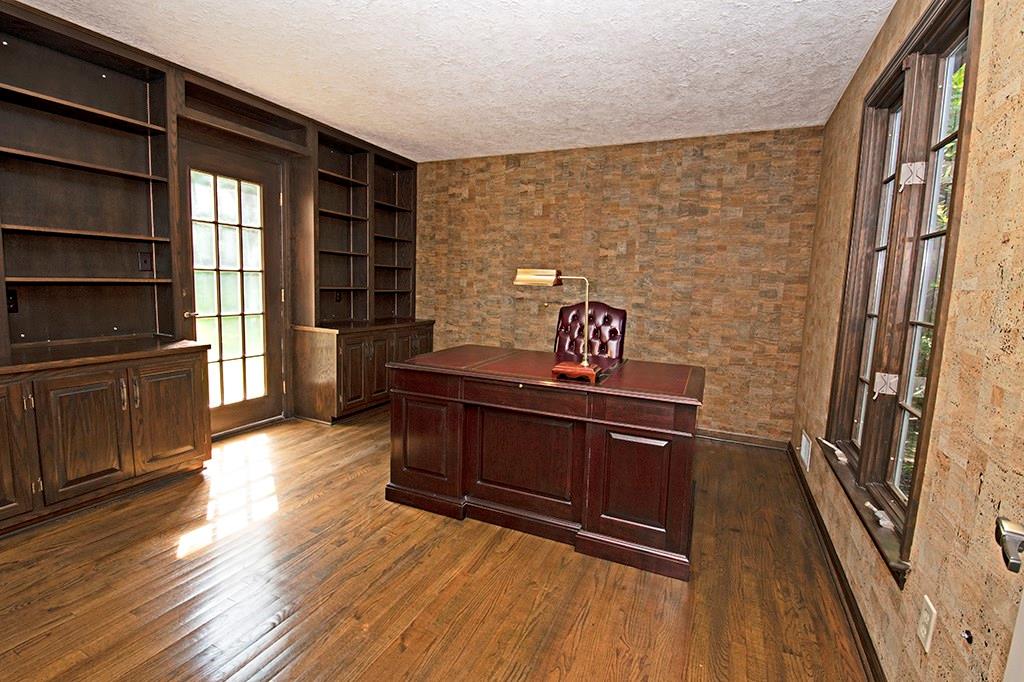 630 Foxhurst Road Pittsburgh, PA 15238 - Photo 8 of 25 Gallery Image 8