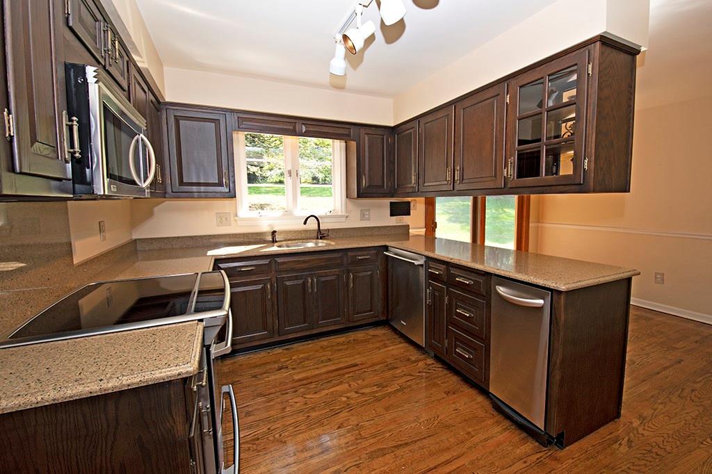 630 Foxhurst Road Pittsburgh, PA 15238 - Photo 9 of 25 Gallery Image 9