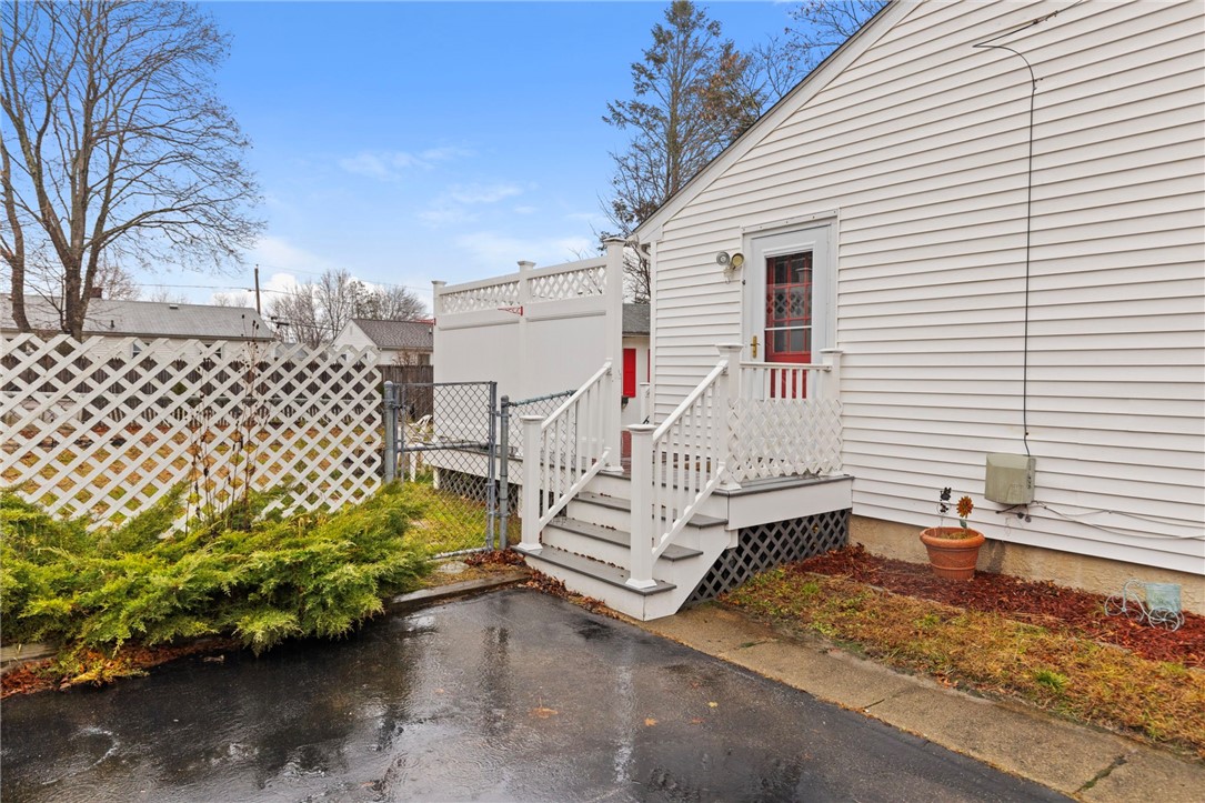 21 Helen Avenue Coventry, RI 02816 - Photo 18 of 25