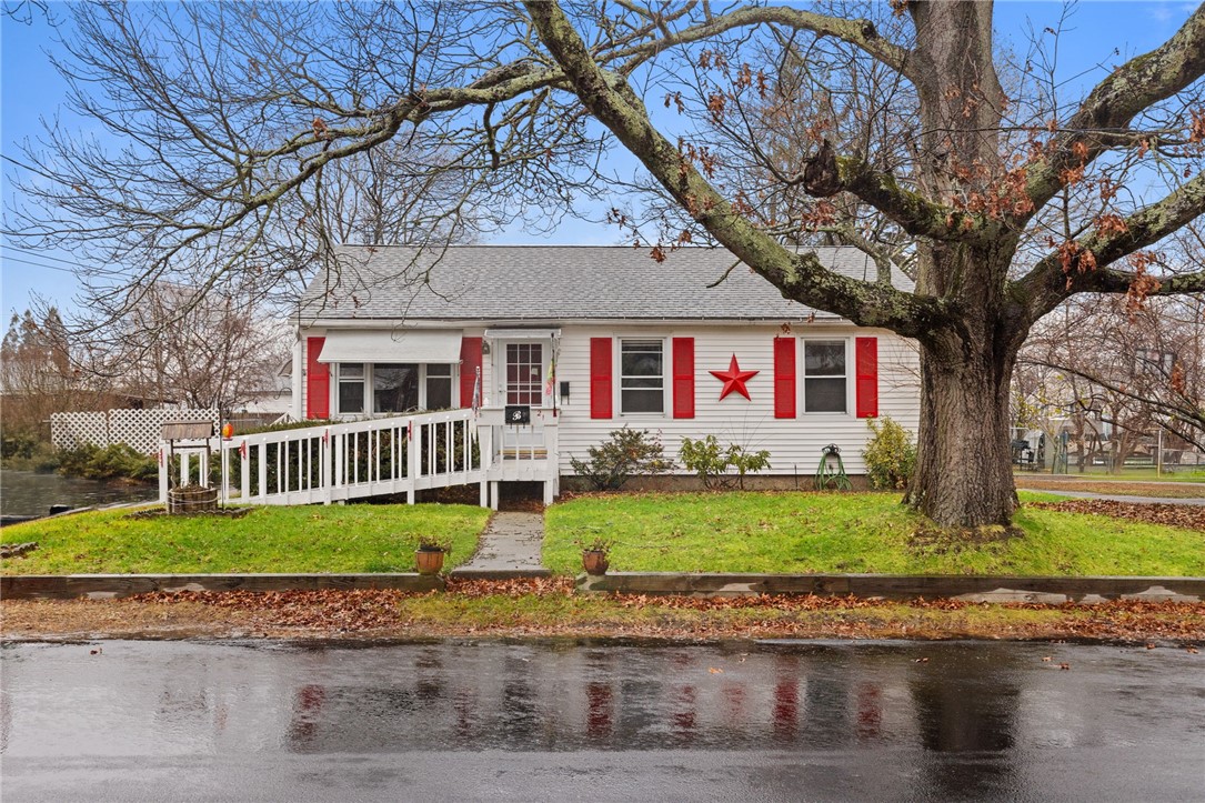 21 Helen Avenue Coventry, RI 02816 - Photo 2 of 25