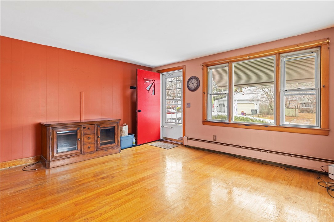 21 Helen Avenue Coventry, RI 02816 - Photo 3 of 25