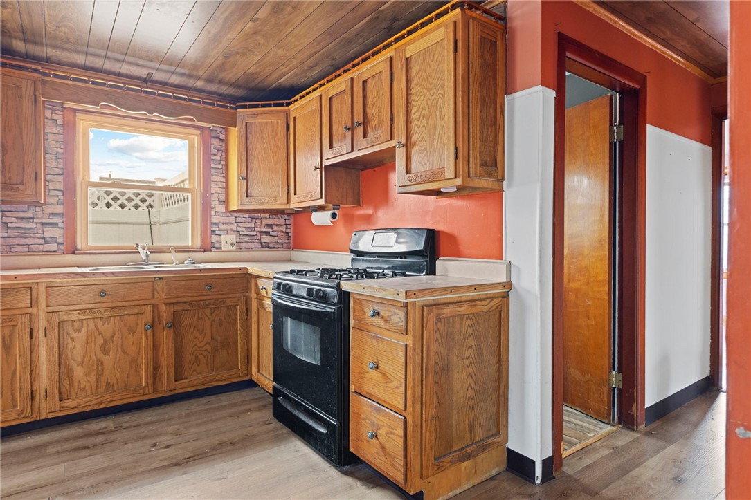 21 Helen Avenue Coventry, RI 02816 - Photo 6 of 25