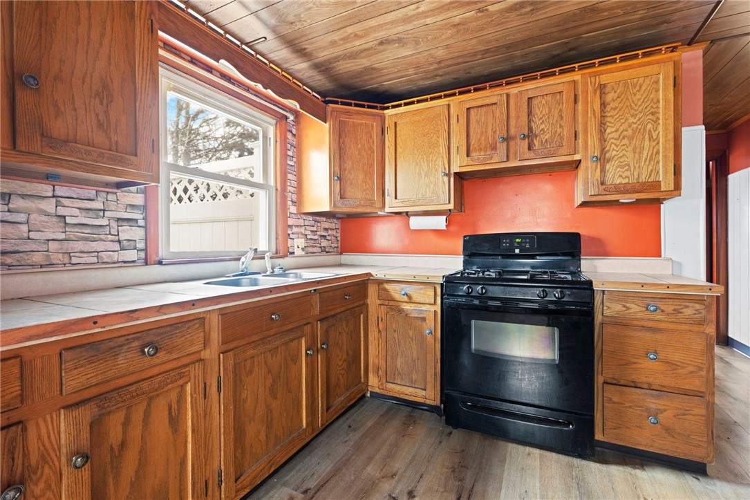 21 Helen Avenue Coventry, RI 02816 - Photo 7 of 25