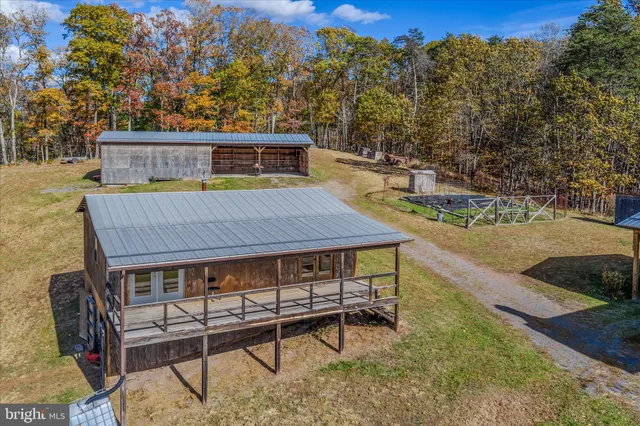 $635,000 | 3041 Pine Grove Road, Berkeley Springs, WV 25411