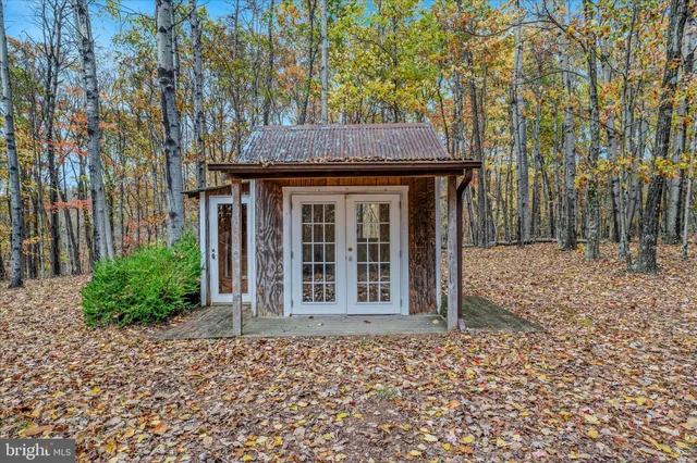 $635,000 | 3041 Pine Grove Road, Berkeley Springs, WV 25411