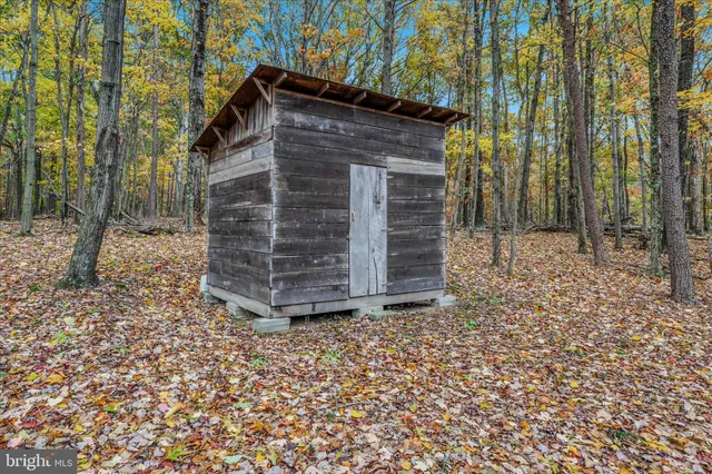 $635,000 | 3041 Pine Grove Road, Berkeley Springs, WV 25411