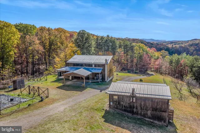 $635,000 | 3041 Pine Grove Road, Berkeley Springs, WV 25411