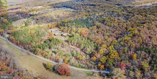 $635,000 | 3041 Pine Grove Road, Berkeley Springs, WV 25411