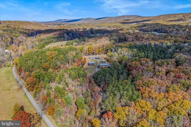 $635,000 | 3041 Pine Grove Road, Berkeley Springs, WV 25411