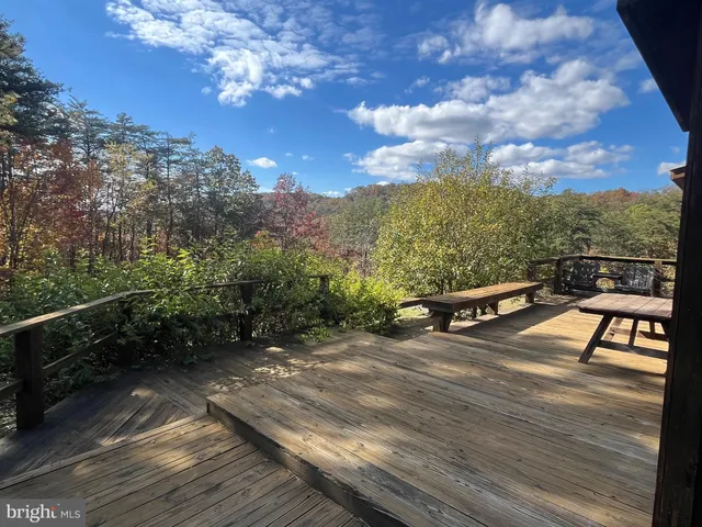 $635,000 | 3041 Pine Grove Road, Berkeley Springs, WV 25411