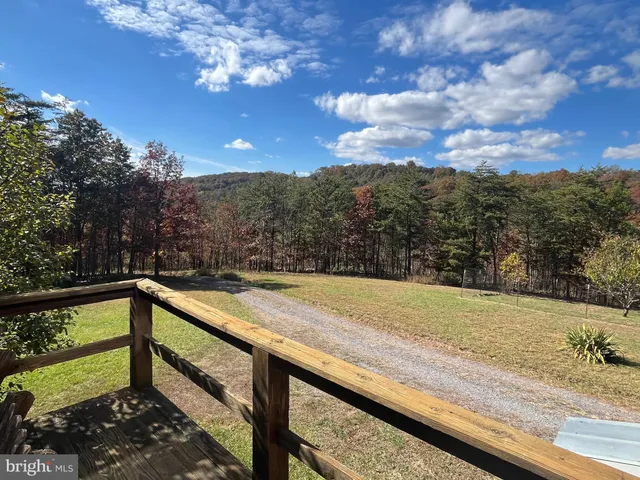 $635,000 | 3041 Pine Grove Road, Berkeley Springs, WV 25411