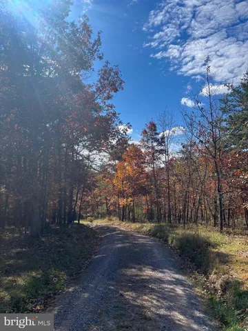 $635,000 | 3041 Pine Grove Road, Berkeley Springs, WV 25411