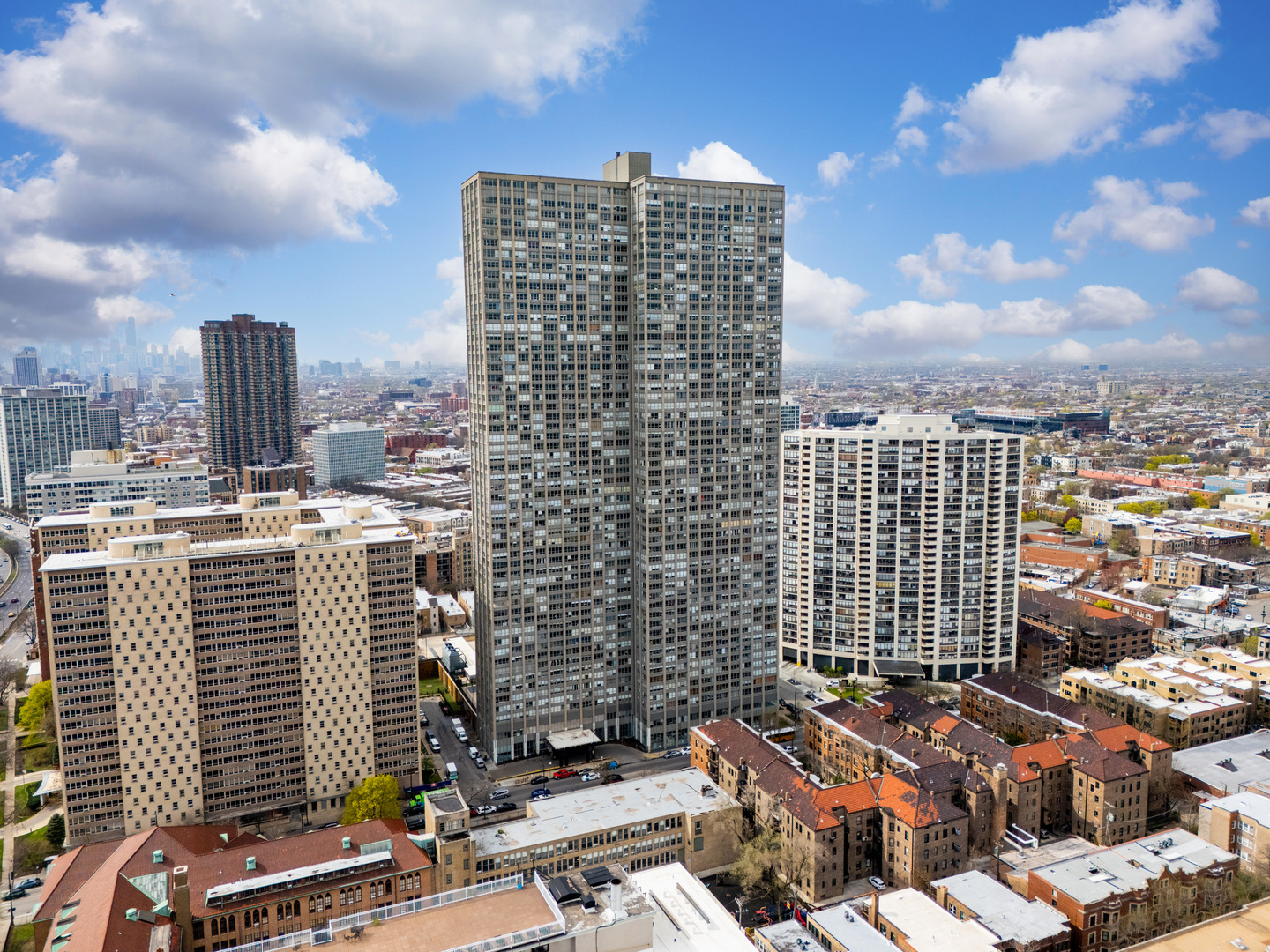 655 West Irving Park Road, Unit 4408 Chicago, IL 60613 - Photo 1 of 15