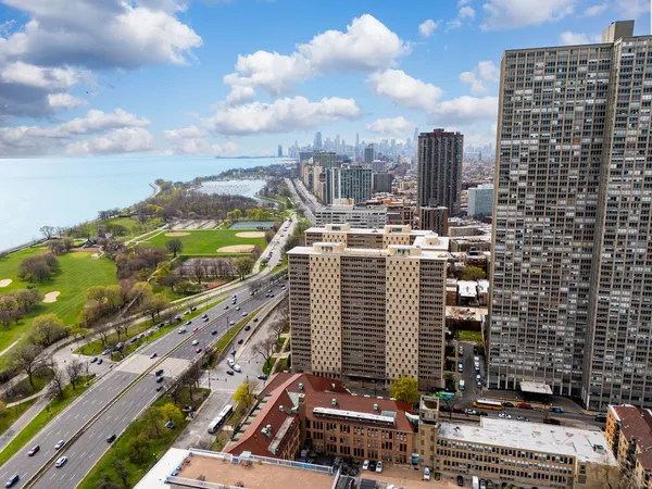 $2,600 | 655 West Irving Park Road, Unit 4408, Chicago, IL 60613