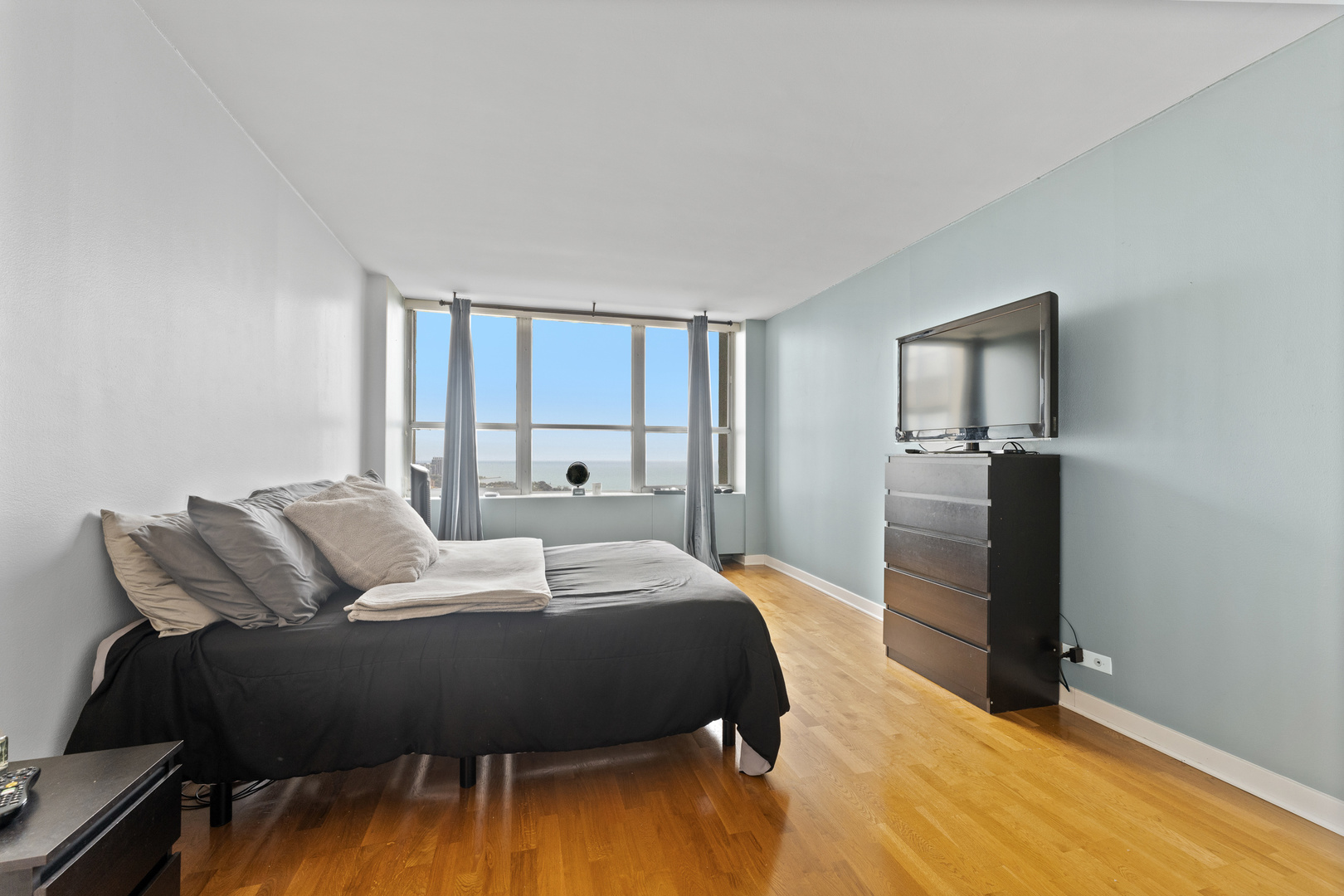 655 West Irving Park Road, Unit 4408 Chicago, IL 60613 - Photo 6 of 15