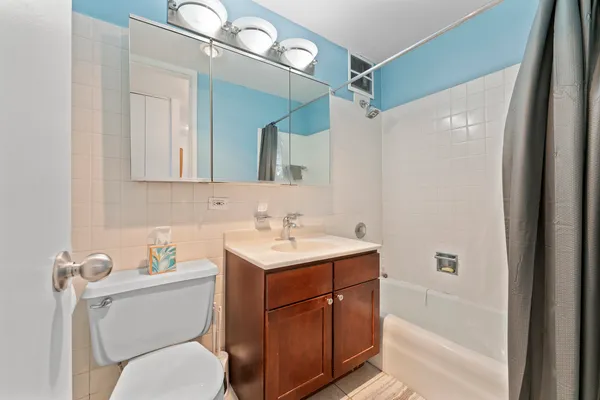 $2,600 | 655 West Irving Park Road, Unit 4408, Chicago, IL 60613