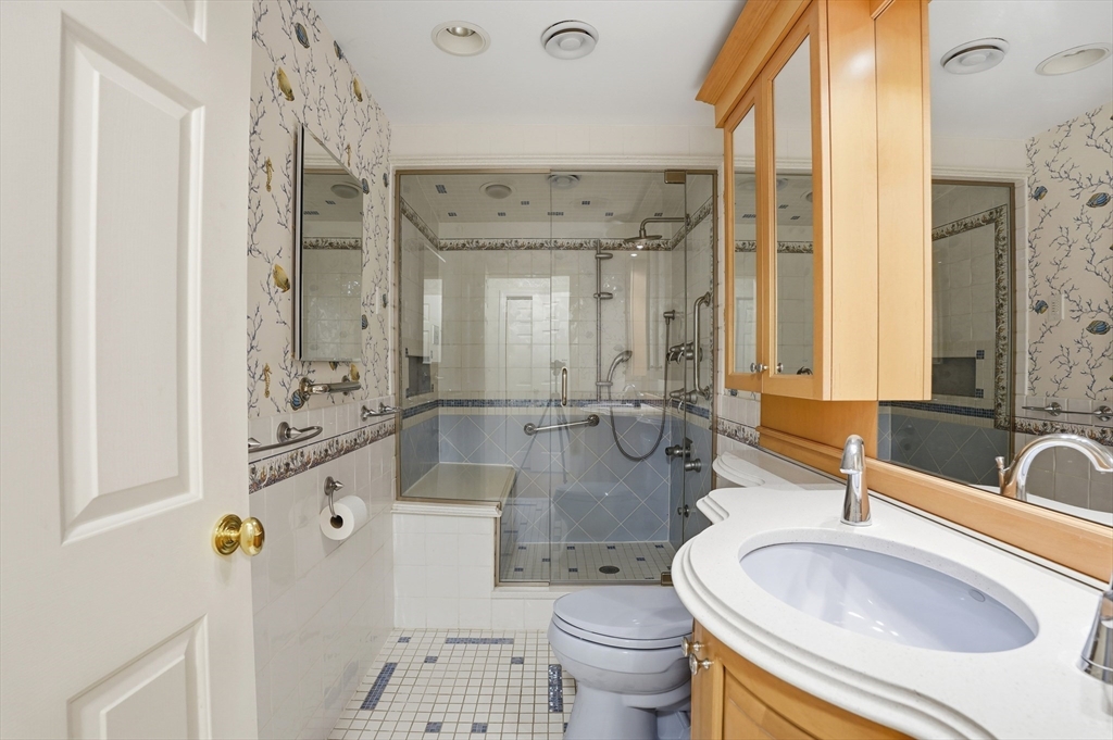 47 Collins Street, Unit 50 Danvers, MA 01923 - Photo 15 of 40