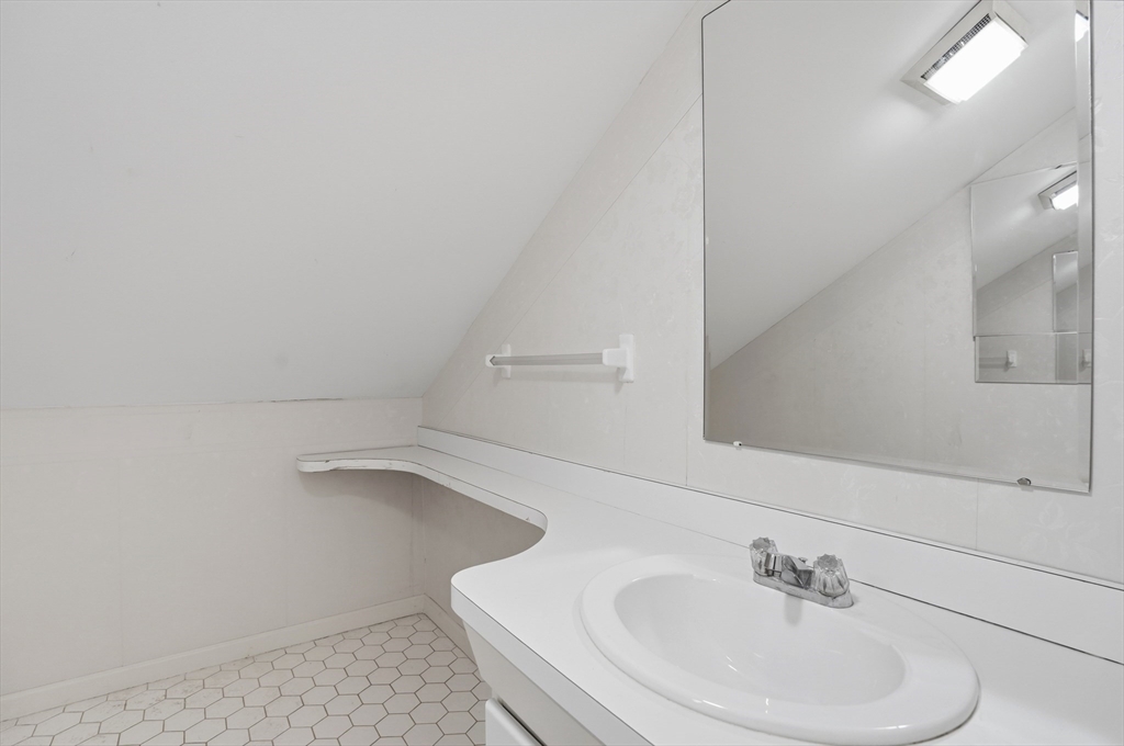 47 Collins Street, Unit 50 Danvers, MA 01923 - Photo 26 of 40