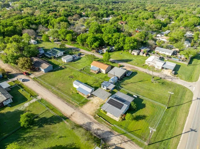 $215,000 | 183 Grand Prairie Drive, Whitney, TX 76692