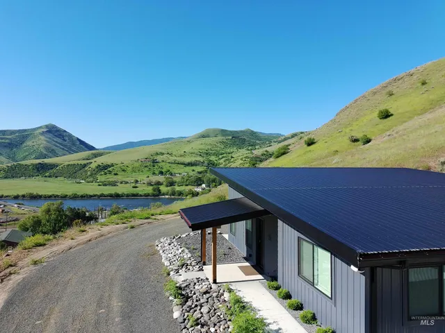 $479,000 | 147 Goose Lane, White Bird, ID 83554