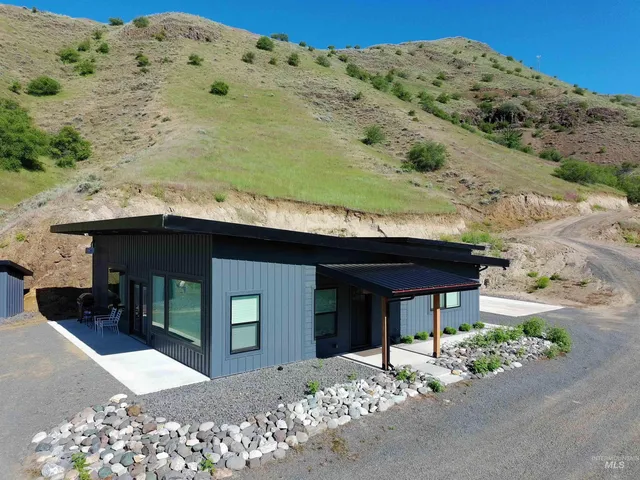 $479,000 | 147 Goose Lane, White Bird, ID 83554