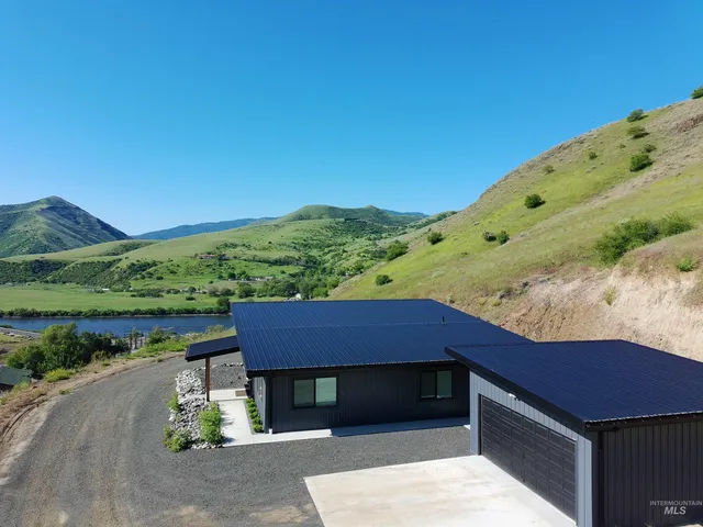 $479,000 | 147 Goose Lane, White Bird, ID 83554