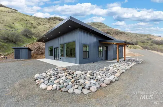 $479,000 | 147 Goose Lane, White Bird, ID 83554