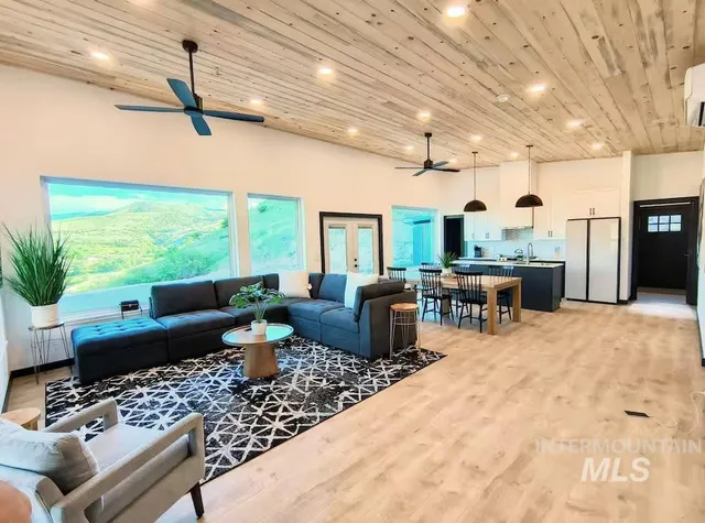 $479,000 | 147 Goose Lane, White Bird, ID 83554